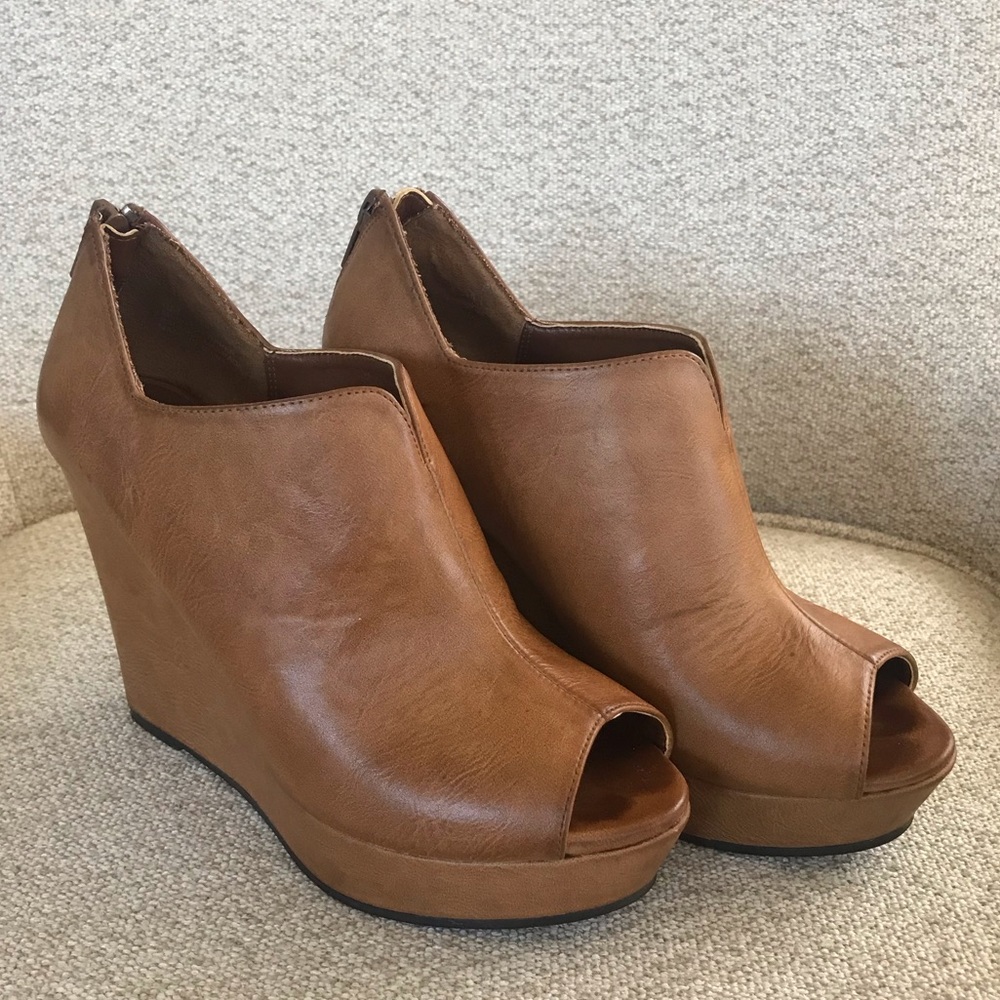 Carmel leather platform heels